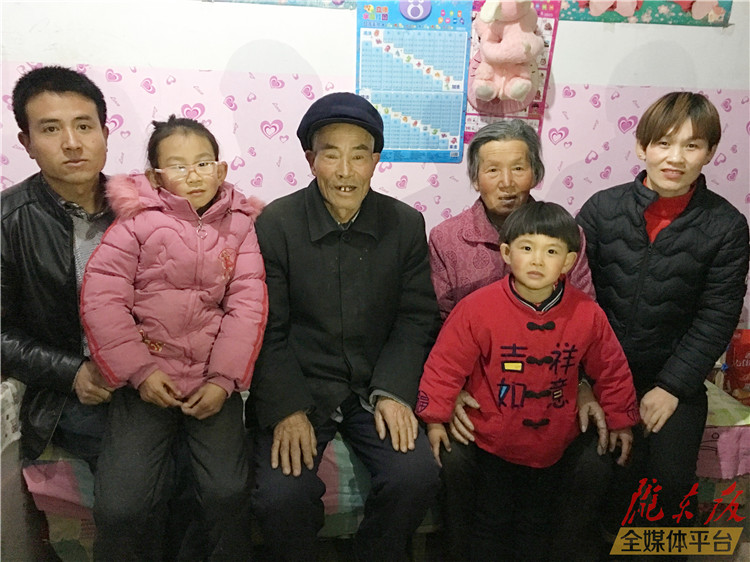【新春走基層】殘疾夫婦：“你做我的耳朵，我做你的右手”