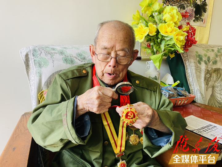 【光榮在黨50年】徐連江：“永遠跟黨走，永遠都愛國！”