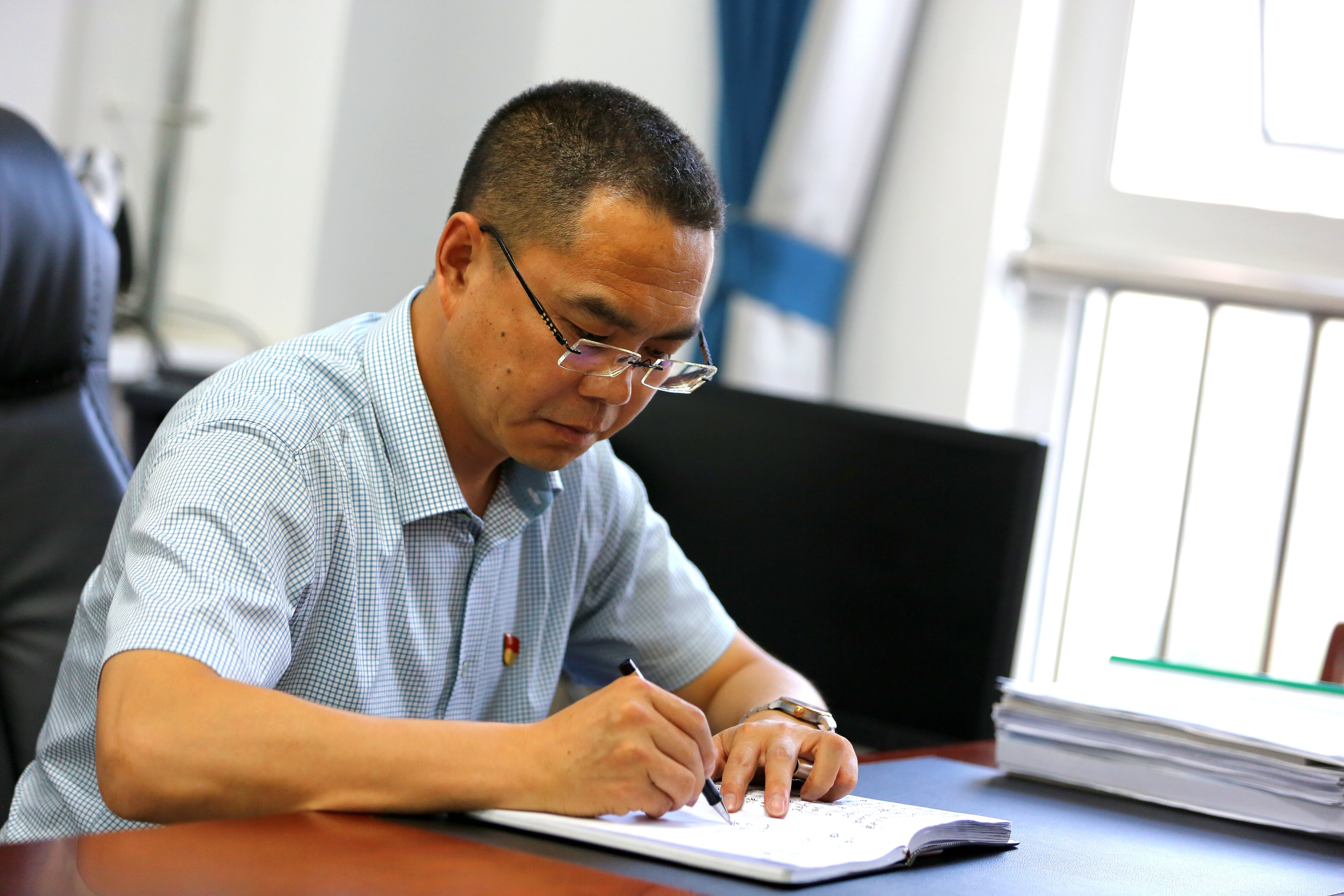 聚焦內(nèi)涵謀新篇 推動發(fā)展開新局——訪慶陽四中黨總支書記、校長齊建偉