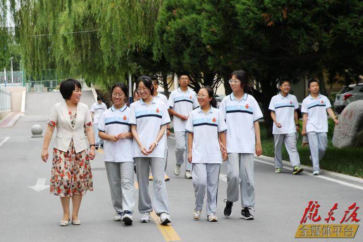 【教育高質(zhì)量發(fā)展·校長(zhǎng)訪談】打造“卓越課程體系” 推動(dòng)學(xué)校卓越發(fā)展——訪慶陽(yáng)一中黨委書(shū)記、校長(zhǎng)宮亞妮