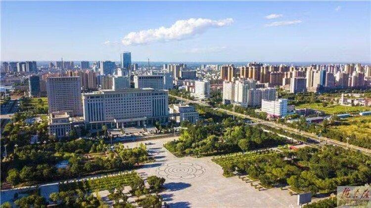2022年，我市環(huán)境空氣優(yōu)良天數(shù)達(dá)297天。隴東報(bào)全媒體記者 俄少飛 攝