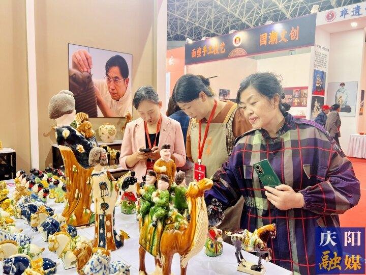 香包牽線聚人氣！第十八屆慶陽香包民俗文化節(jié)旅游綜合收入6100萬元