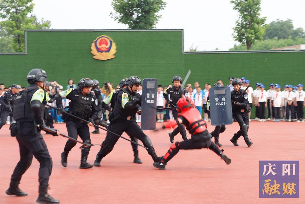 【攝影報(bào)道】慶陽市公安局西峰分局開展警營(yíng)開放日活動(dòng)