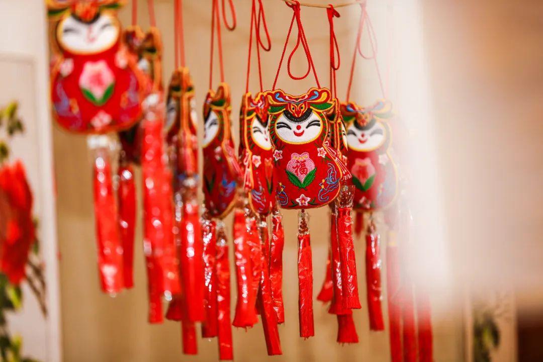 香約慶陽(yáng) 包容天下丨慶陽(yáng)香包，一針一線 送出如意祝福
