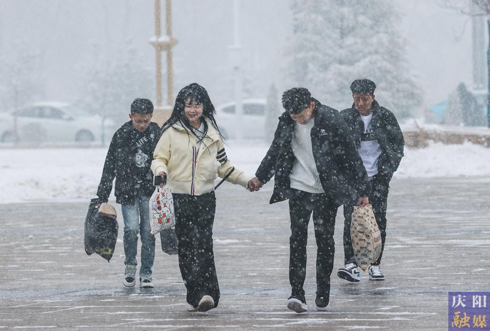 【攝影專題】風雪兼程，回家過年！
