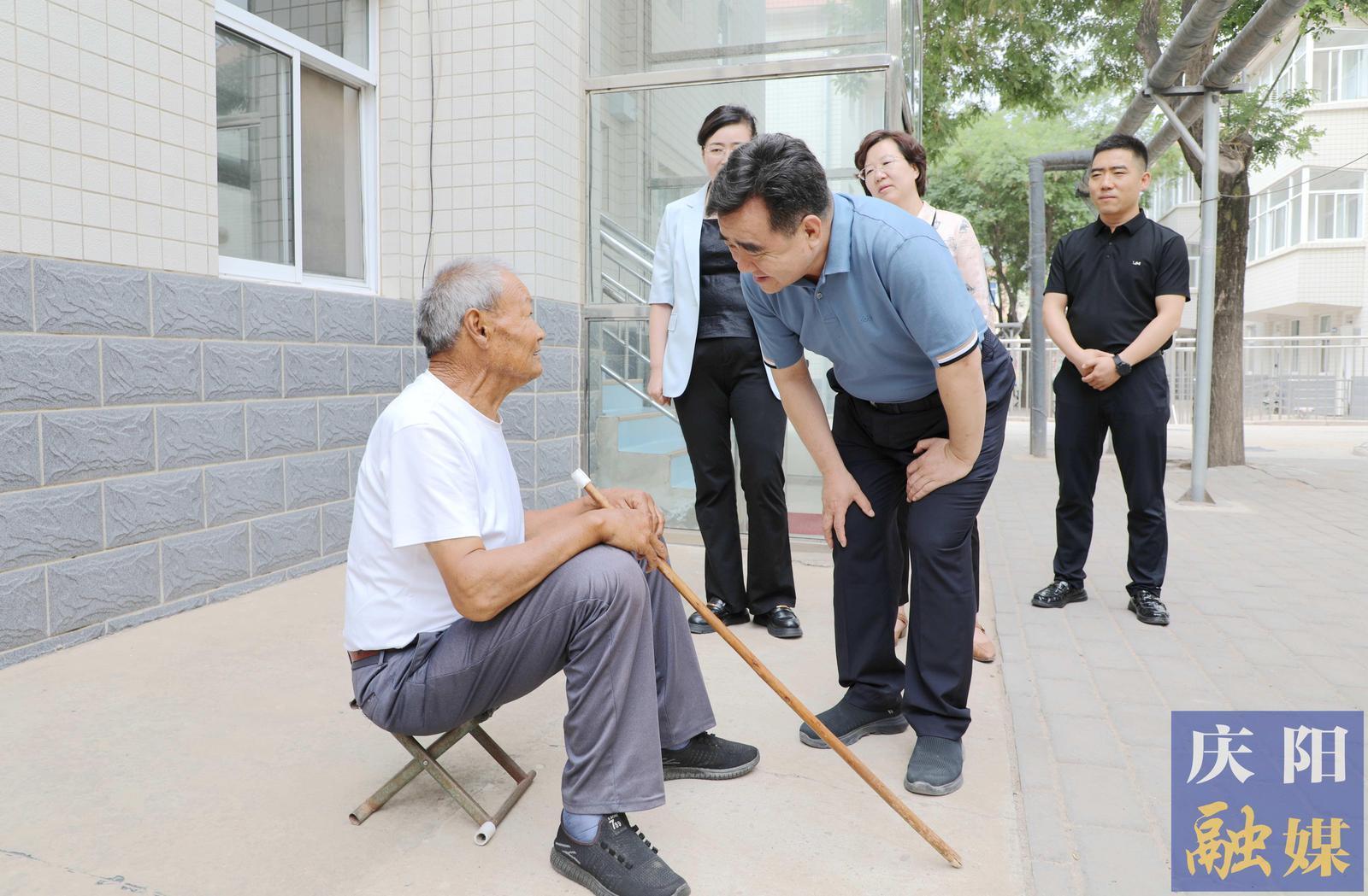 黃澤元在慶城縣調(diào)研時強(qiáng)調(diào) 深化整治群眾身邊不正之風(fēng)和腐敗問題 切實(shí)增強(qiáng)人民群眾獲得感幸福感安全感